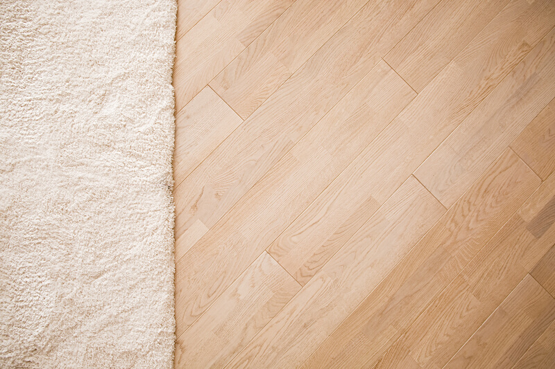 hoekpunt Uitgraving Dodelijk Wordt het tapijt of toch laminaat? Voordelen en nadelen per vloertype -  Interieur Specialisten